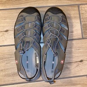 Swiss Gear Womens Sandals Size 9.5 Gray